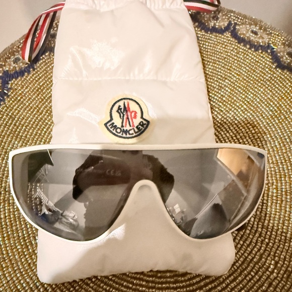 Moncler White Snow Apres Ski Sunglasses New Never Worn or Used w/Original Case - Picture 4 of 13